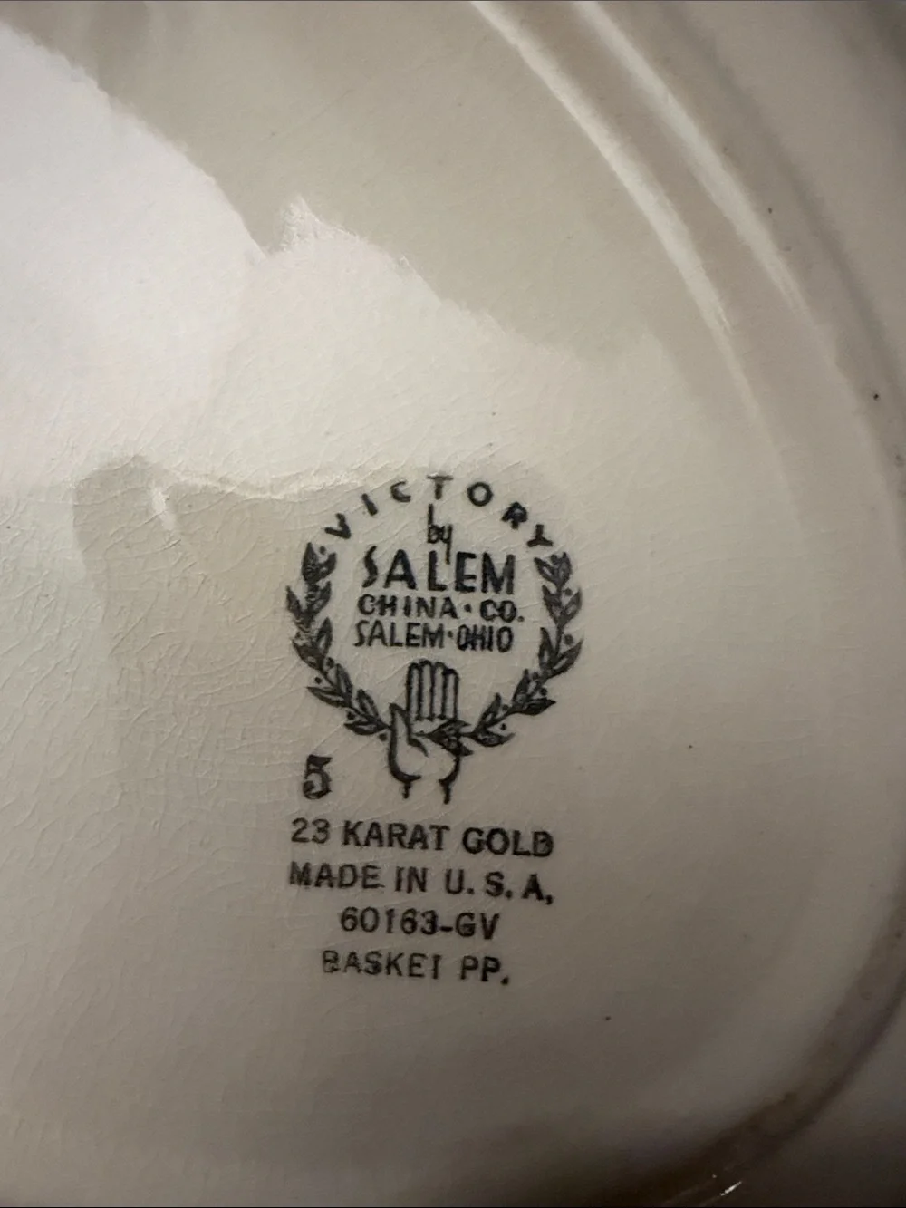 Vintage 1945 Salem Victory Basket Petit Pointe 23karat gold trim Platter USA